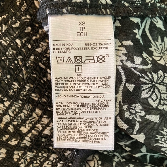 Women’s size XS Old Navy new without tags lightweight blouse with elastic waist - Picture 8 of 8